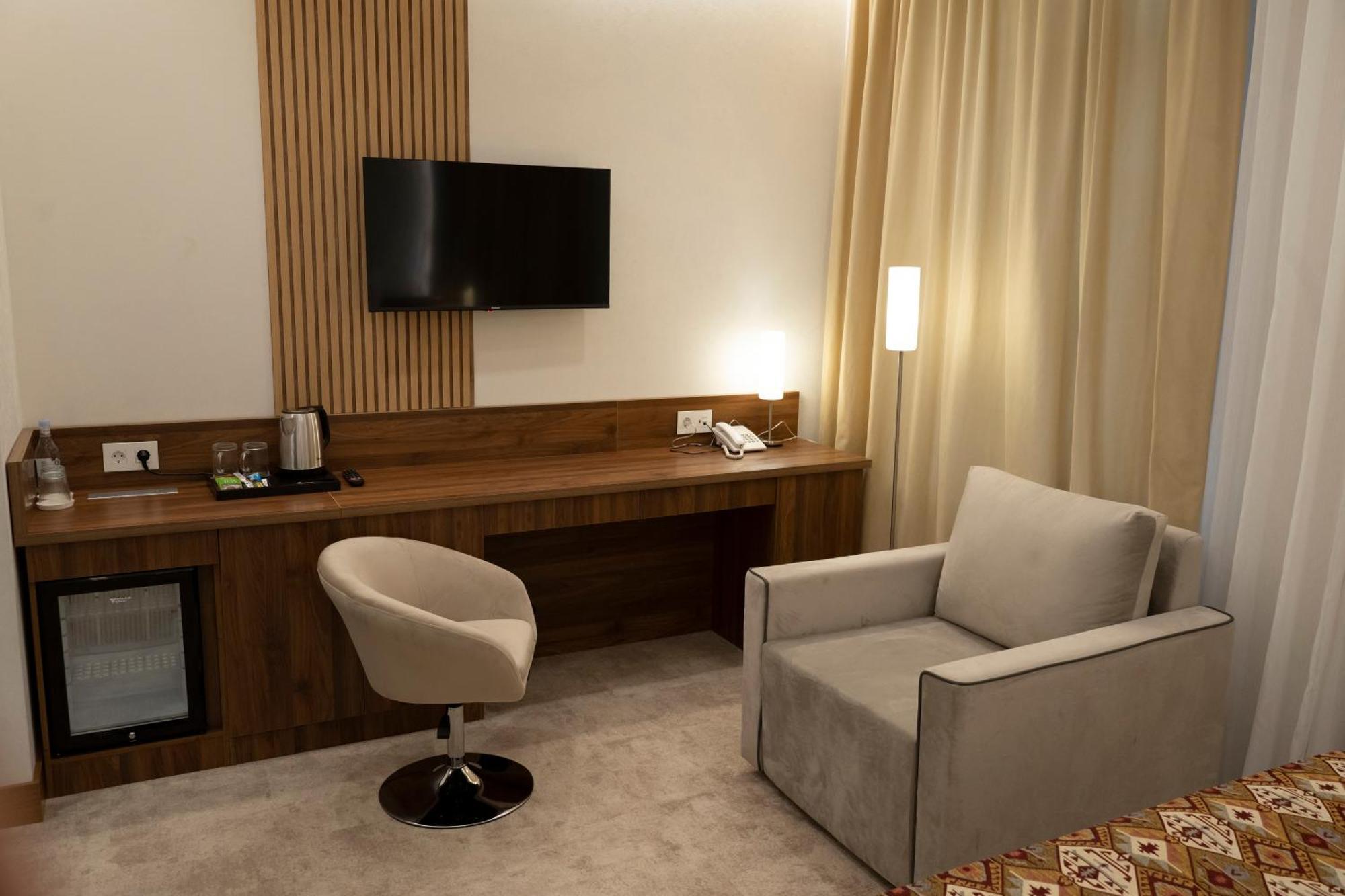 Jazz Hotel ギュムリ エクステリア 写真